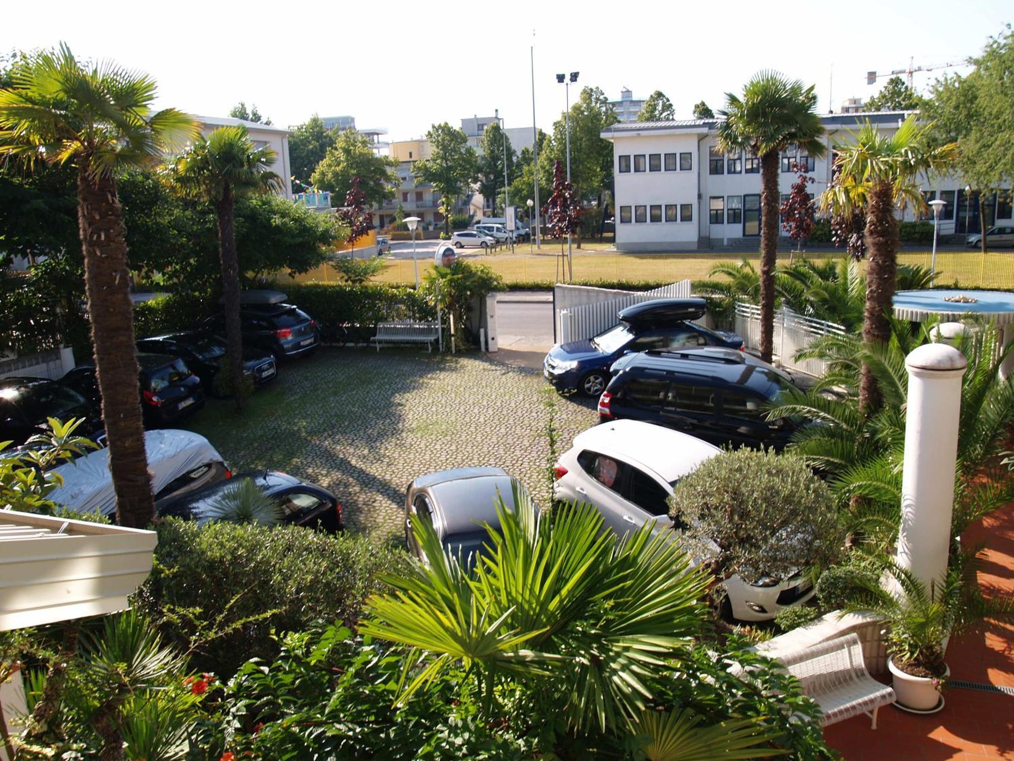 Casa Zaccolo - Adults Only Apartment Lignano Sabbiadoro Exterior photo